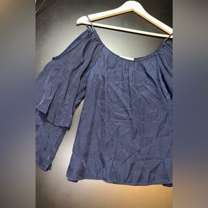 WAYF Navy Blue Cold Shoulder Tiered Sleeve Top Size Medium EUC